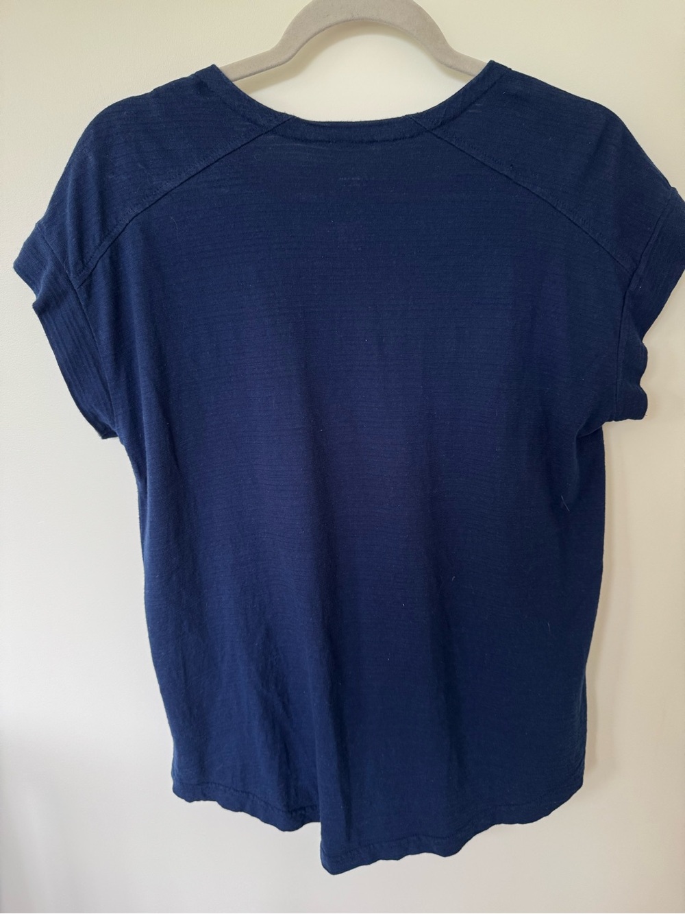 St. John’s Bay 100% Cotton Navy Button-Front V-Neck Shirt - Picture 4 of 8